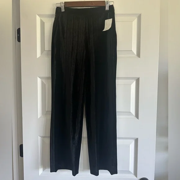 St. John Black Velvet Elastic Waist Pants